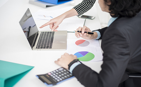 現(xiàn)在?？谧?cè)公司的條件