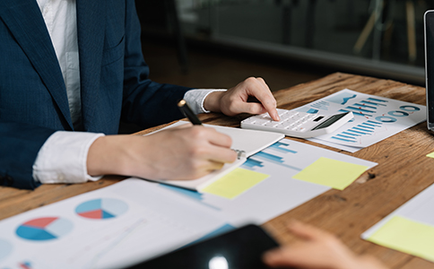 ?？趫?zhí)照代辦服務(wù)