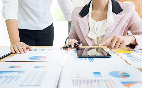 ?？趫?zhí)照代辦服務(wù)費(fèi)用