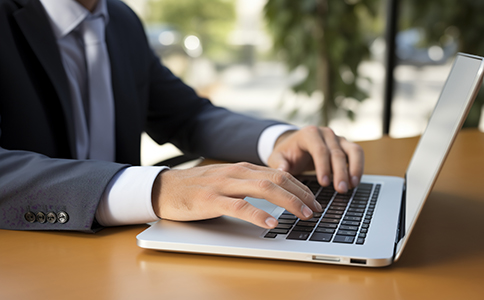 影響?？谏虡?biāo)到期續(xù)展費用的因素