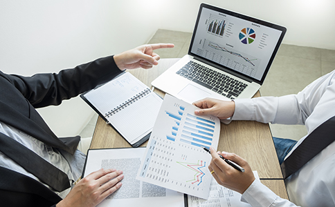 ?？诠咀?></p><h3>一、?？诠咀缘那捌跍?zhǔn)備</h3><p>在正式進(jìn)入?？诠咀缘牧鞒讨?，企業(yè)主需要做好以下準(zhǔn)備工作：</p><p>1. 確定公司類型：根據(jù)業(yè)務(wù)需求，選擇適合的公司類型，如有限責(zé)任公司、股份有限公司等。</p><p>2. 公司名稱核準(zhǔn)：準(zhǔn)備3-5個公司名稱，確保名稱符合相關(guān)規(guī)定，并通過海口市市場監(jiān)督管理局的核名系統(tǒng)進(jìn)行核準(zhǔn)。</p><p>3. 確定注冊資本：根據(jù)公司類型和業(yè)務(wù)規(guī)模，確定注冊資本，并選擇合適的出資方式。</p><p>4. 準(zhǔn)備注冊地址：確保公司注冊地址符合要求，可以是實際辦公地址或虛擬地址。<br><img src=