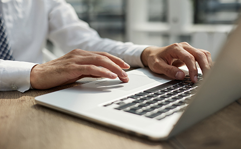 ?？谧?cè)科技公司的條件