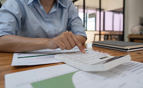 ?？诩艺咀詴r間