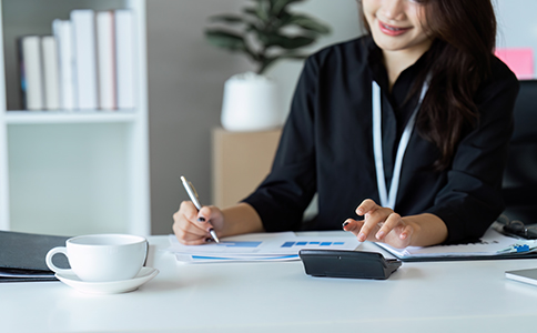 ?？诠驹鲑Y變更