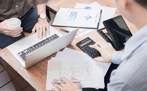 ?？谧砸话慵{稅人公司的條件