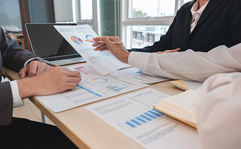 不同類型企業(yè)在?？诘淖兏⒁馐马?xiàng)