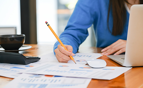 ?？谧云囎赓U公司的優(yōu)勢