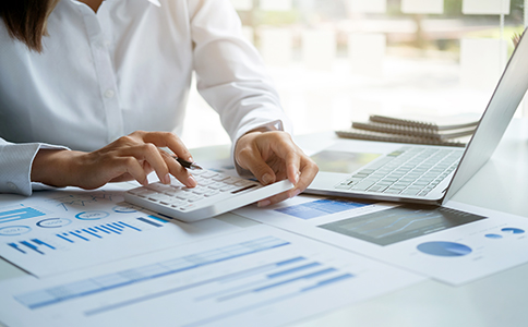 ?？谧?cè)餐飲公司流程