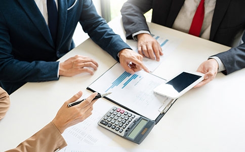 ?？谧允称饭镜馁M用組成