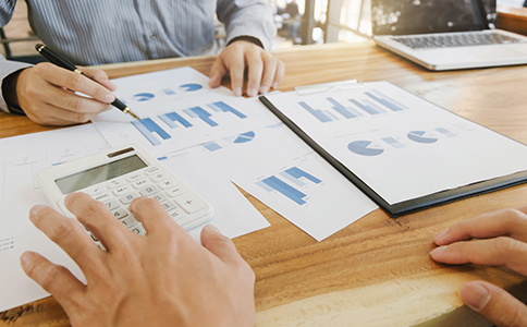 ?？诠咀源硎召M的市場參考范圍