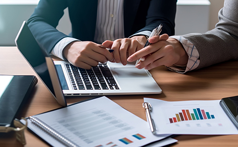 ?？谧允称饭拘枰臈l件