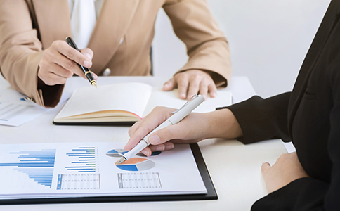 ?？谧杂邢薰镜幕驹O(shè)立條件